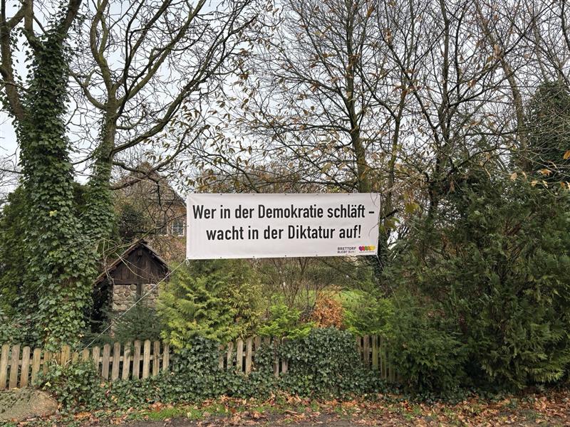 Transparent: Wer in der Demokratie schläft - wacht in der Diktatur auf!